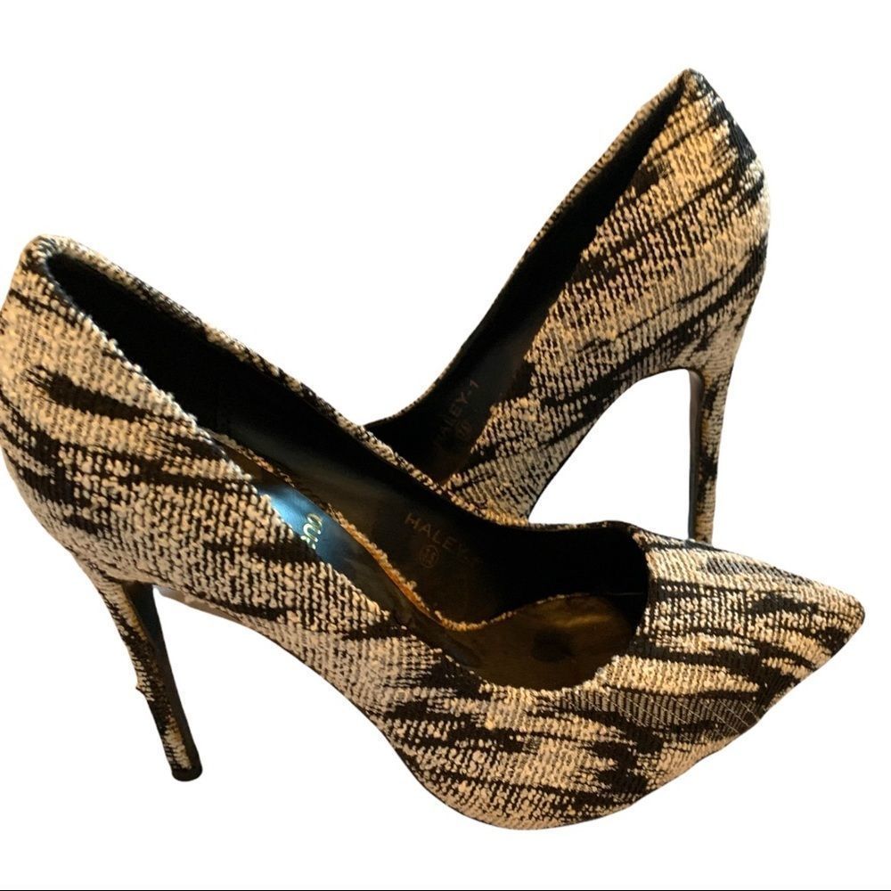 Black and Cream Cloth Heels 7.5